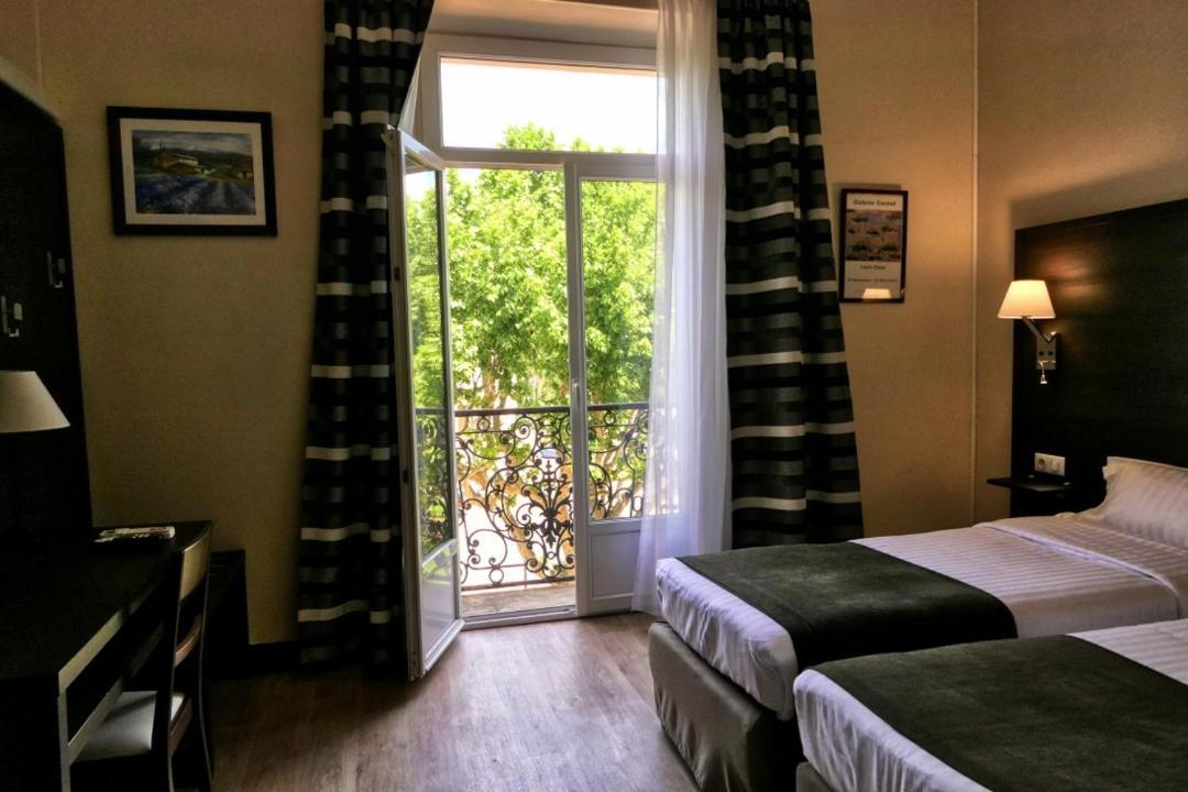 Hotel Univers Carpentras Exterior foto