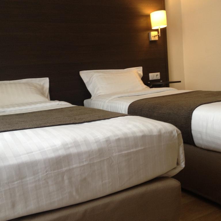 Hotel Univers Carpentras Habitación foto